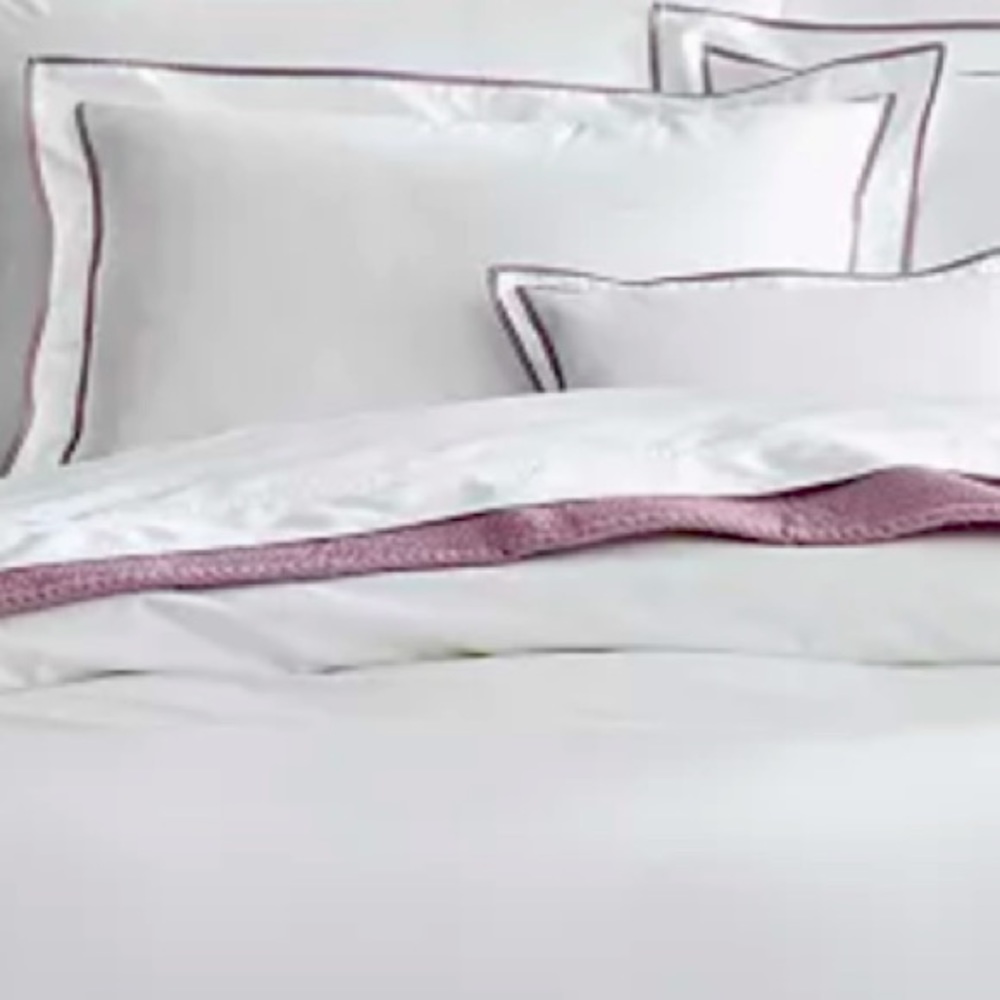 LAUREN
RALPH LAUREN SPENCER
BORDER SATEEN ONE KING SHAM, 300 THREAD COUNT, NEW